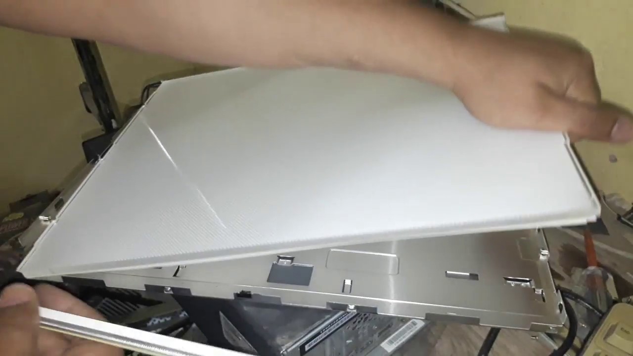 طريقة تغيير لمبات شاشة ديل 19 بوصة LCD