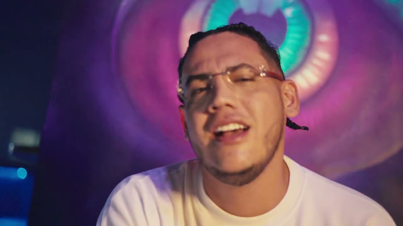 C. PONCE - BABY GLOCK (VIDEO OFICIAL)