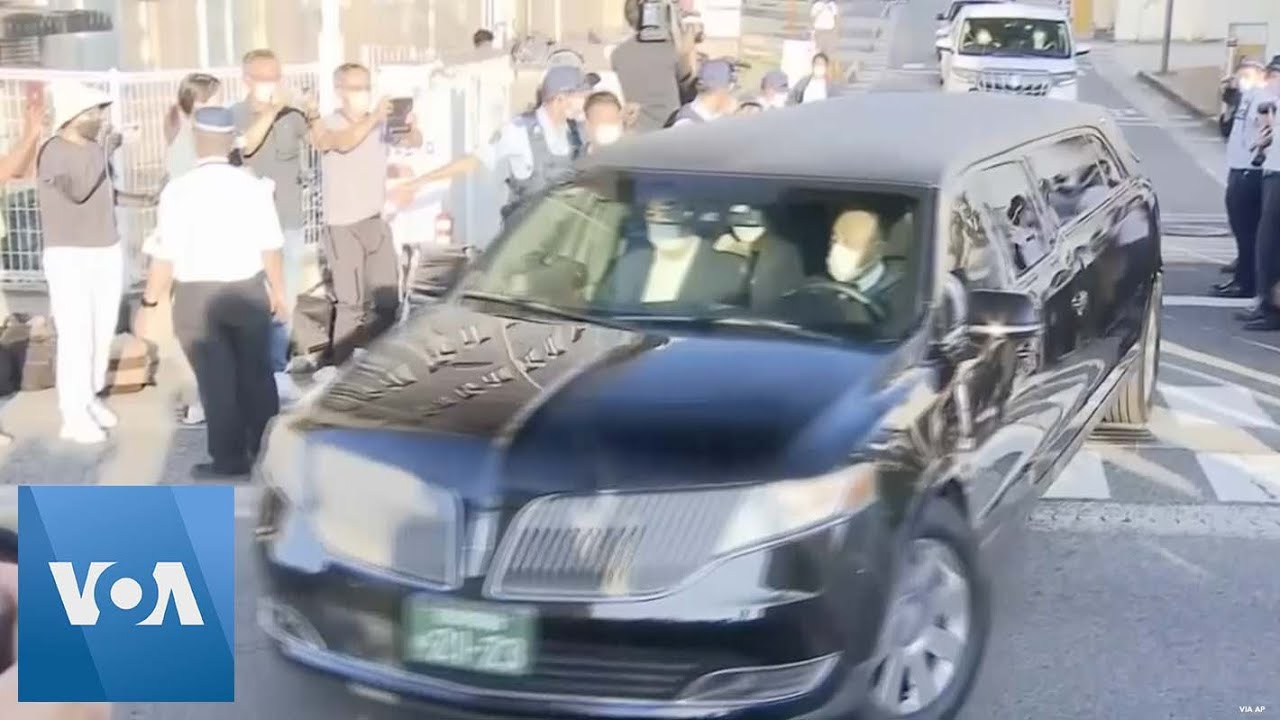 Hearse Carrying Abe's Body Leaves Nara Hospital