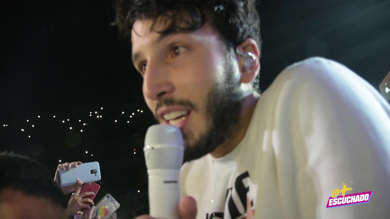 Sebastian Yatra - Un año (vivo en Uruguay)