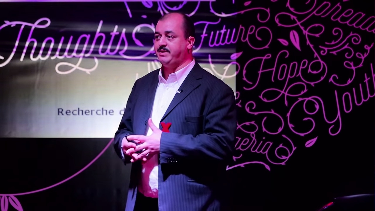 بنك القرض الحسن | Fares MESDOUR | TEDxHECAlger