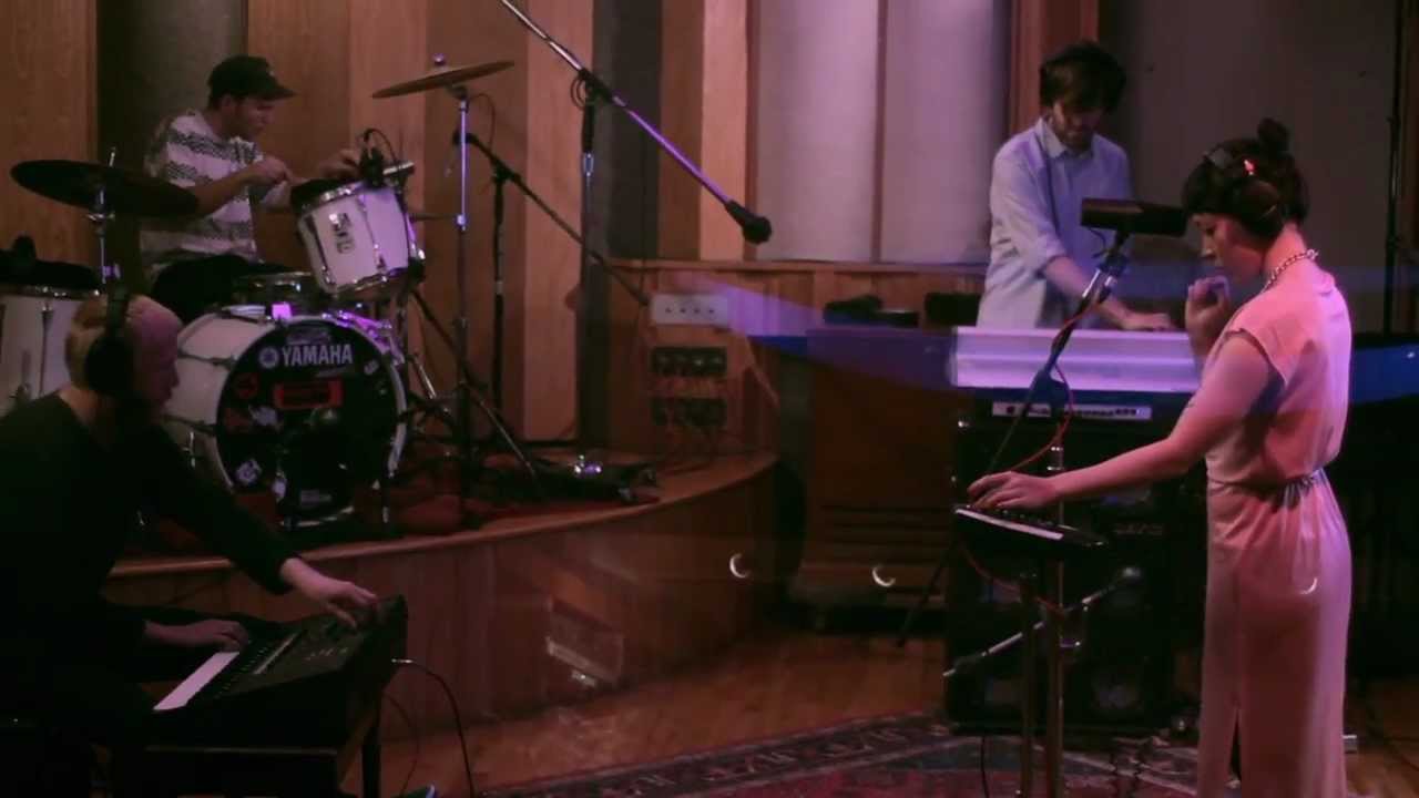 Little Dragon - Little Man (Yours Truly Session)