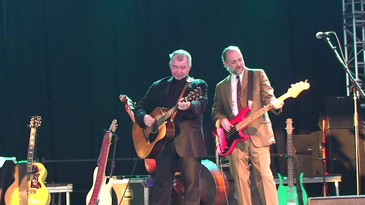 JOHN PRINE BONNAROO 2010 TAKING A WALK