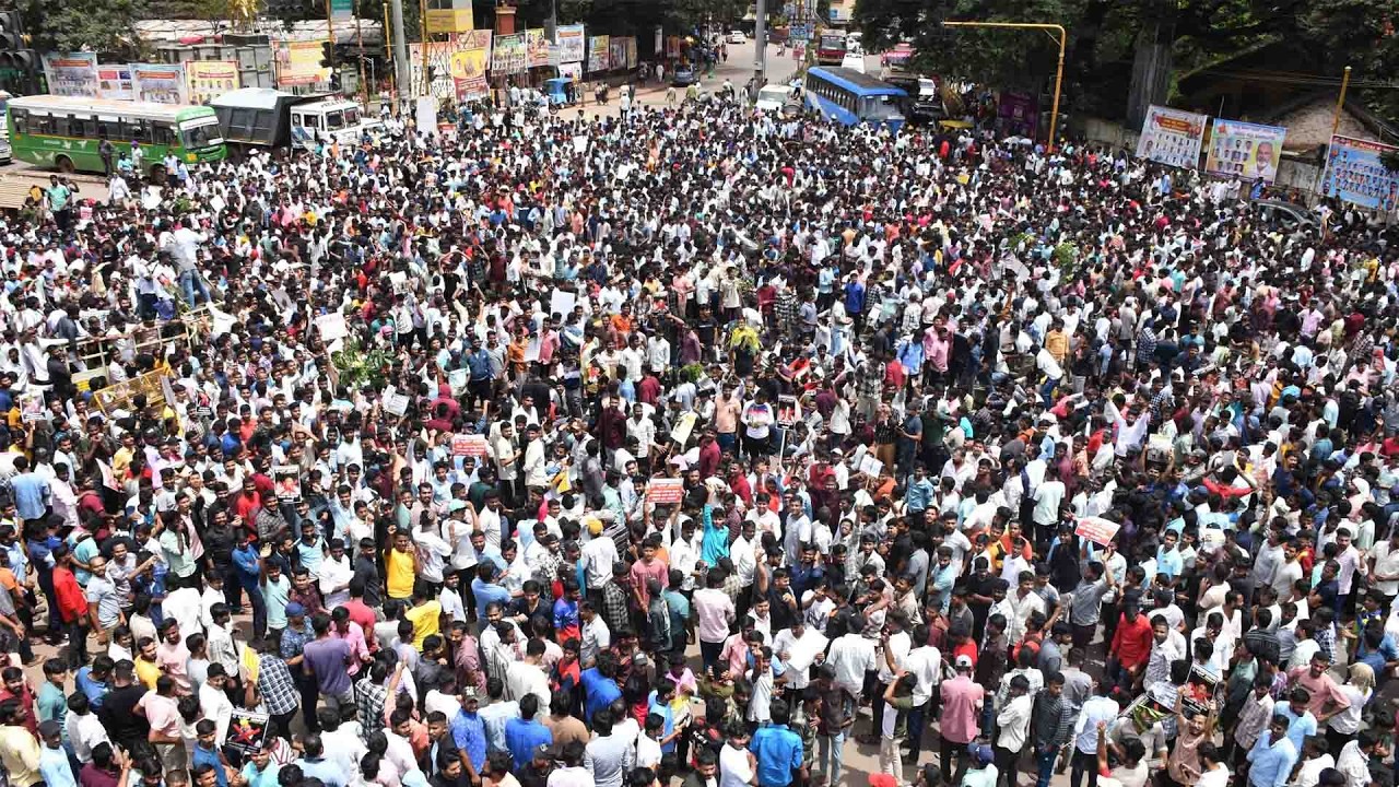 “Massive Protest in Dharwad: Job Aspirants Demand Immediate Recruitment,