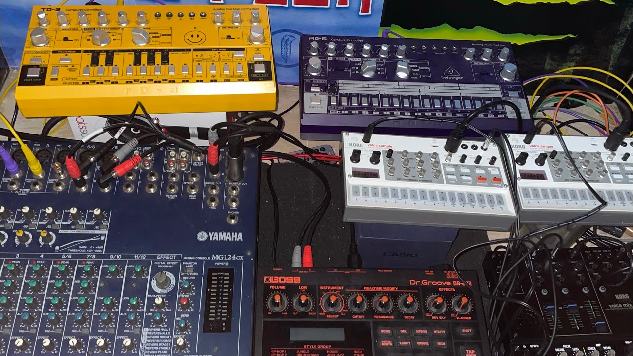 House jam - Boss dr.202, Korg volca sample x2, Korg volca mix, Behringer td 3 & rd 6