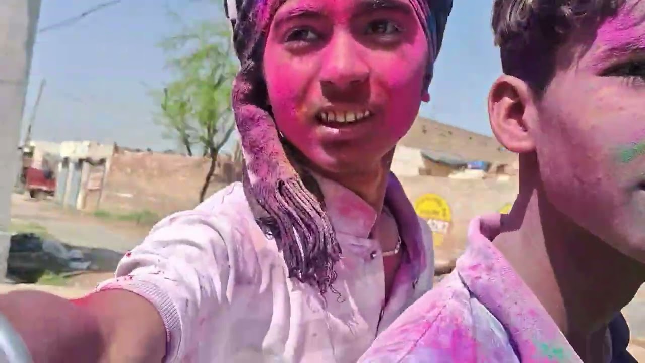 Holi wale din aa ki ho gya 😵