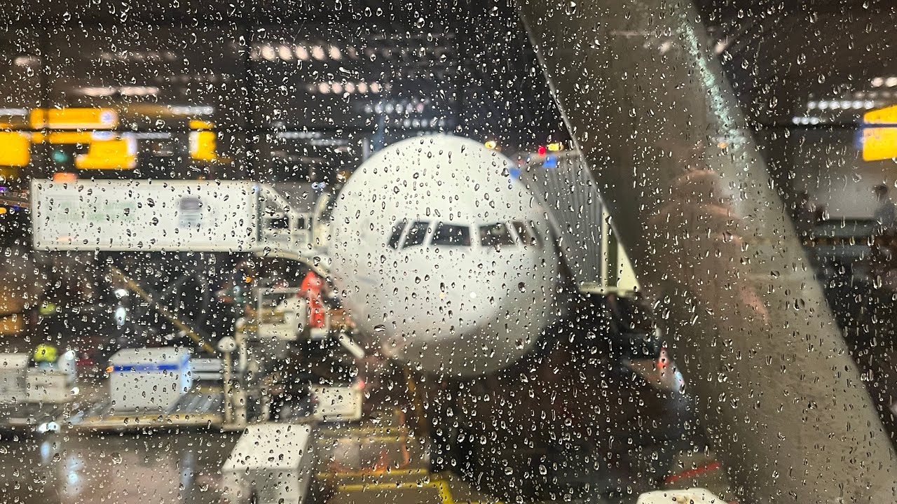 Trip Report - Happy New Year - United Airlines Boeing 777-200er Amsterdam (AMS) to Newark (EWR)