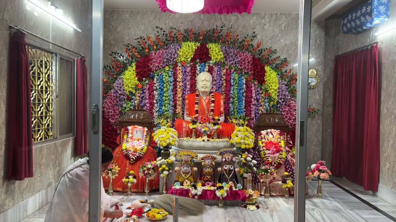 সন্ধ্যারতি ও আরাত্রিক ভজন সরাসরি সম্প্রচার রামকৃষ্ণ আশ্রম ঠাকুরবাড়ী, মেদিনীপুর থেকে।