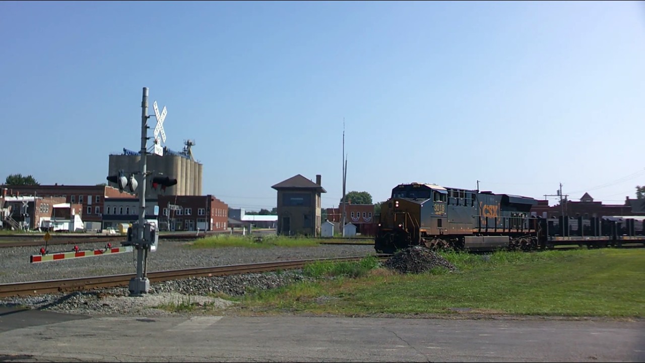 8/4/23 Deshler, OH; CSX 3018 turns B522 south