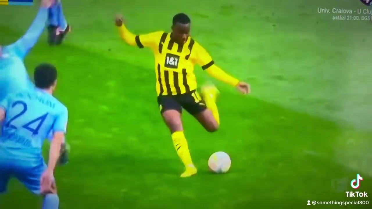 Moukoko Golazo