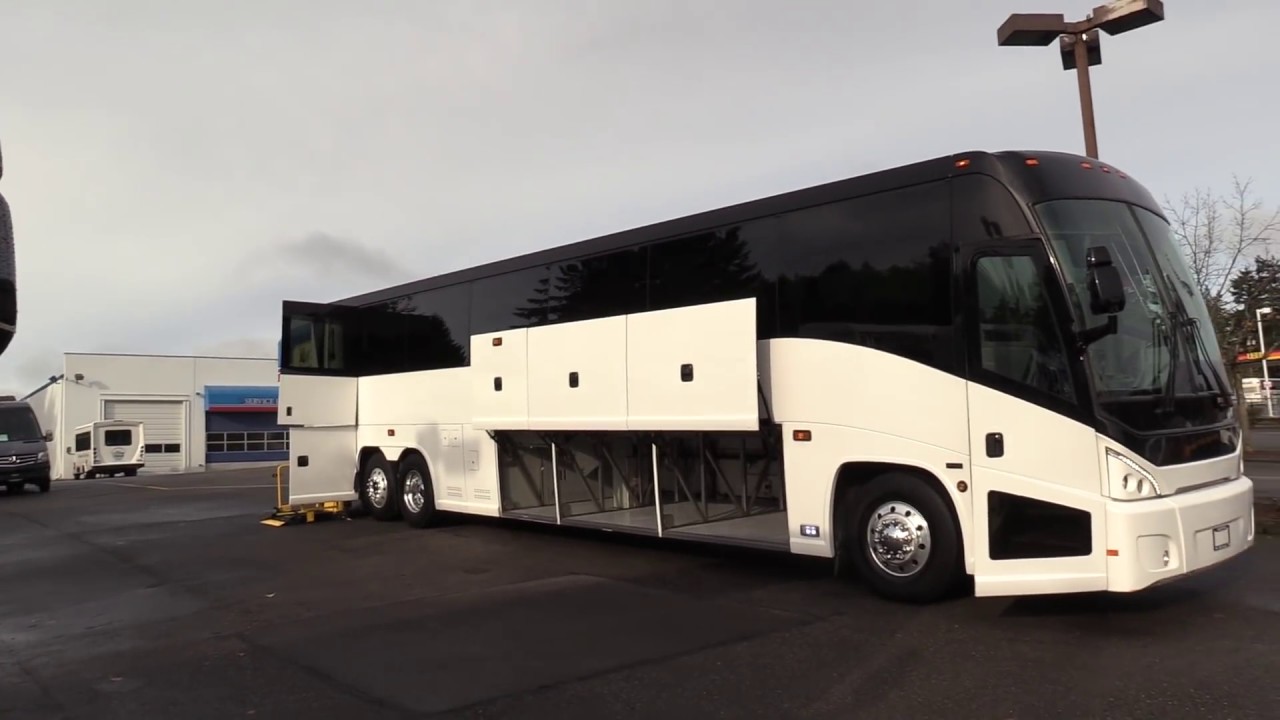MCI J4500 ADA - 56 Passenger Motorcoach - C66545