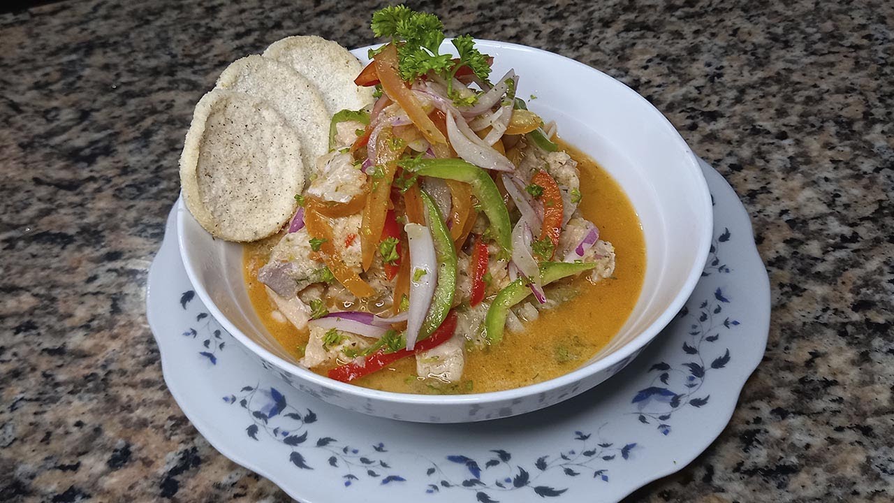 Ceviche de salmón en leche de tigre, Chef Cesarin.