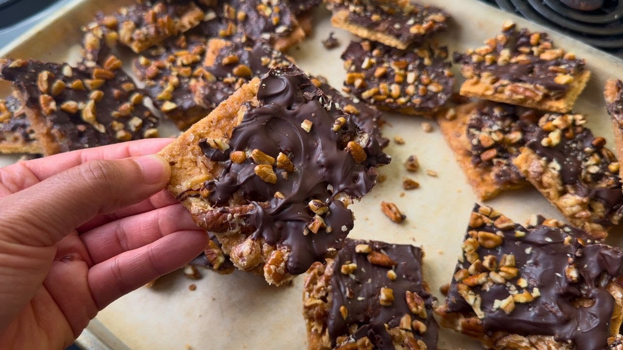 I'm addicted to Chocolate Pecan Pie Bark, and You will be too! Easy Christmas Crack!