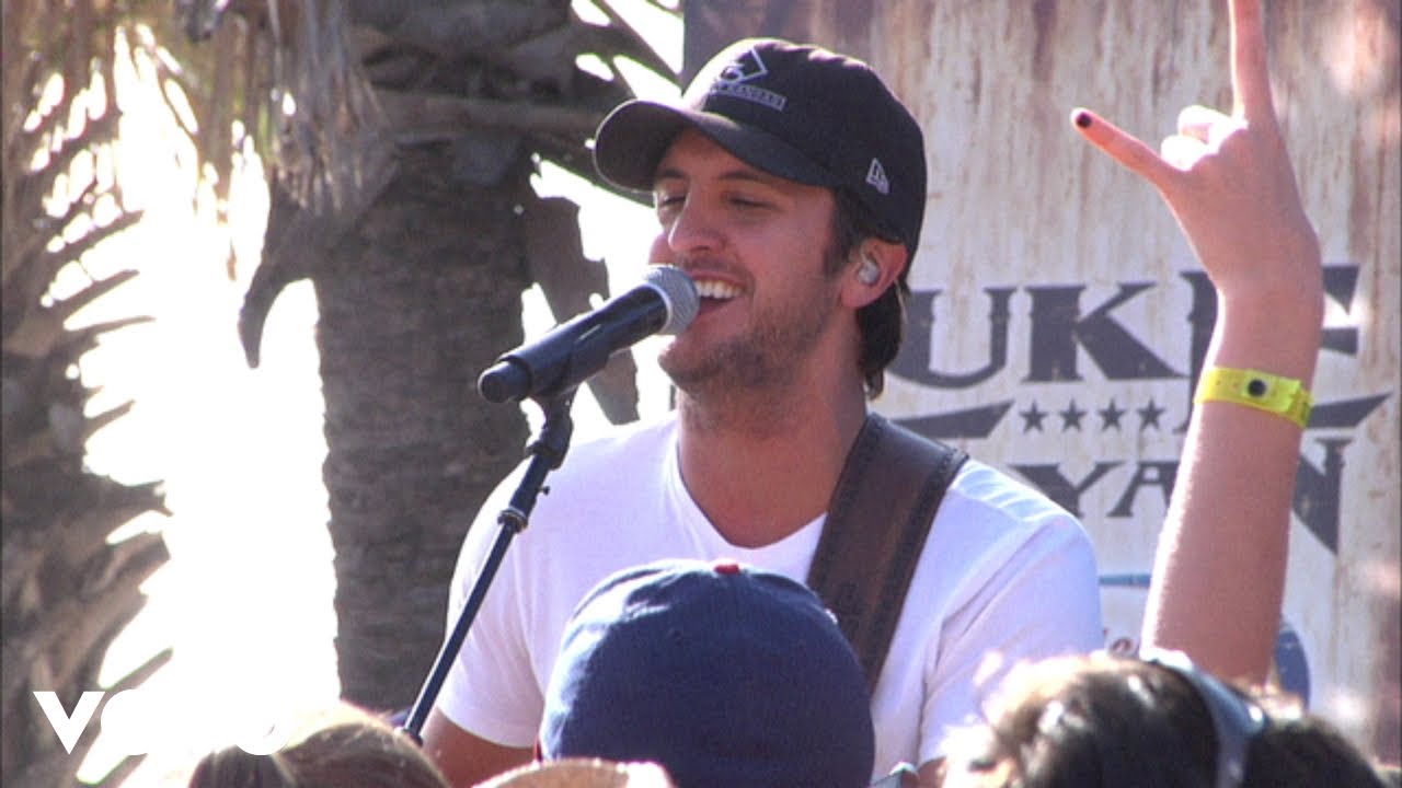 Luke Bryan - Suntan City (Official Music Video)