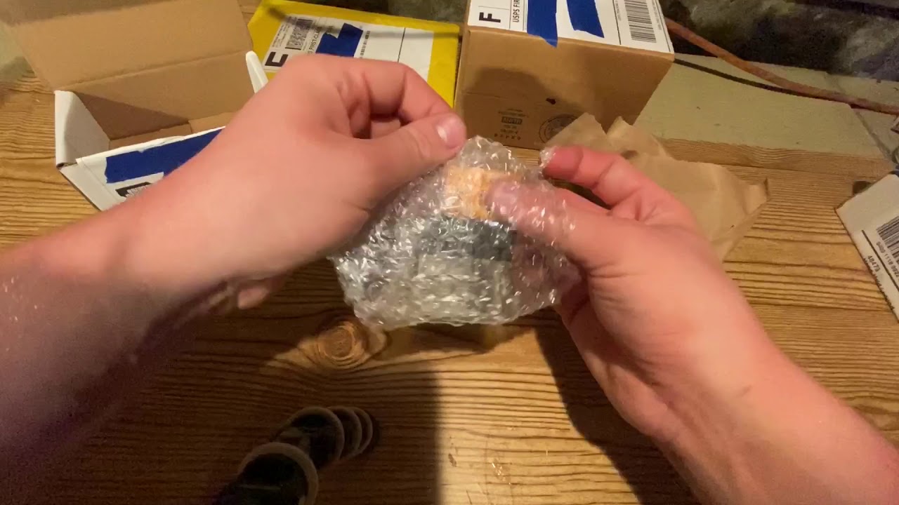 Mail Unboxing with vitzie629 - Episode 2: Game Boy Mod Parts (LCDs, backlight kits, and a shell)