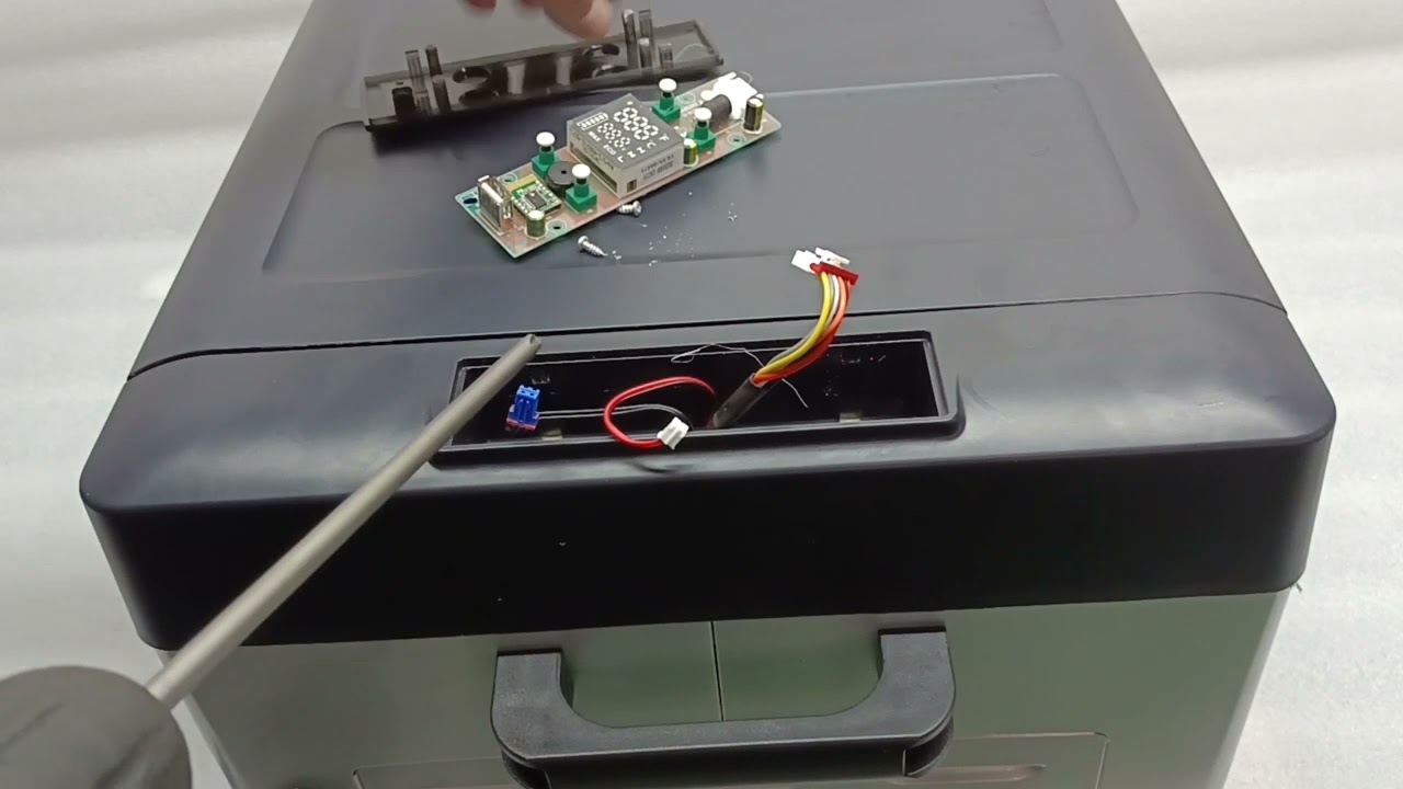 Alpicool A/C 25-75 Fridge Repair Video —— How to replace the control panel