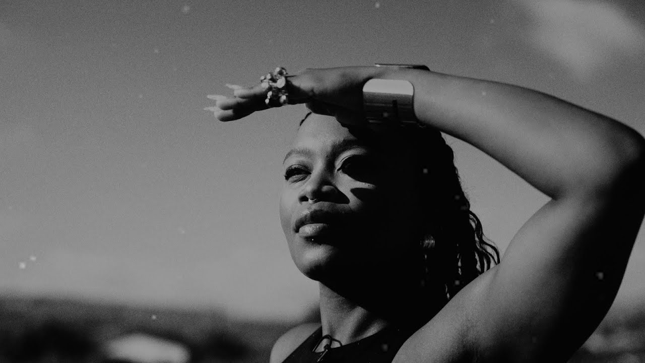 Zoë Modiga - uyakhazimula (the visualizer)