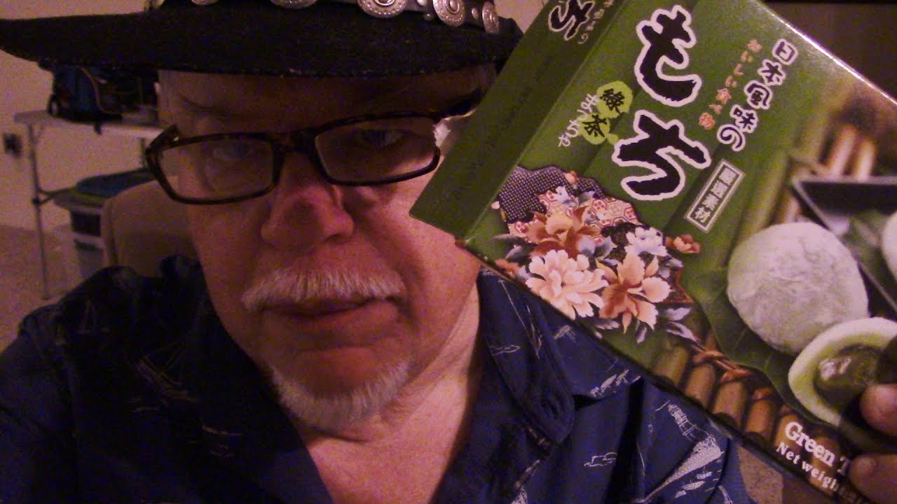 Mukbang ASMR, sampling Asian Snack Box