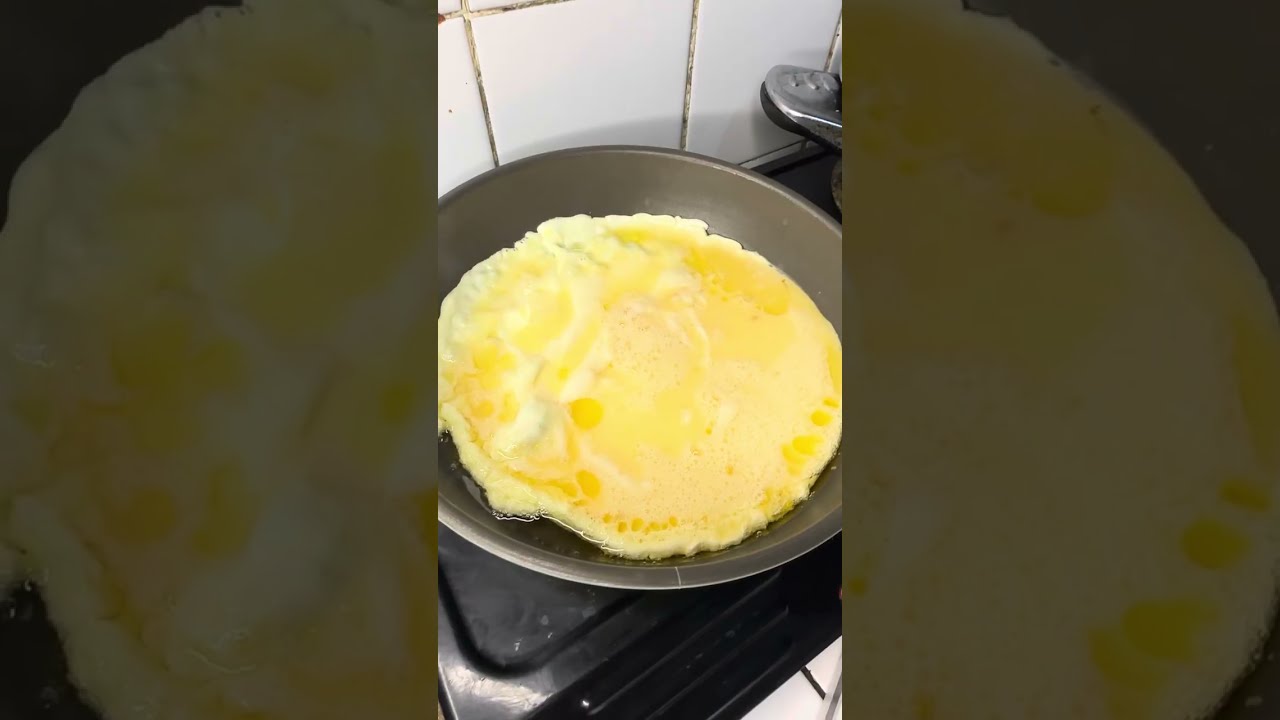 Ni  gute woteka isosi n murete. How to cook eggs frie with sauce