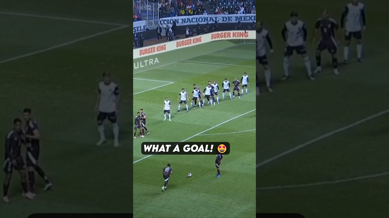 MEXICO IS WINNING! 😎 Free kick goal, courtesy of Alexis Vega. #MNTonFOXDeportes