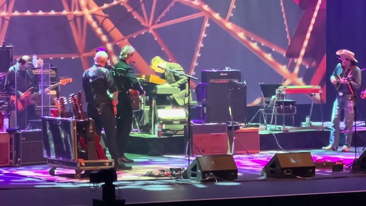 Blue Rodeo - What Am I Doing Here - LIVE