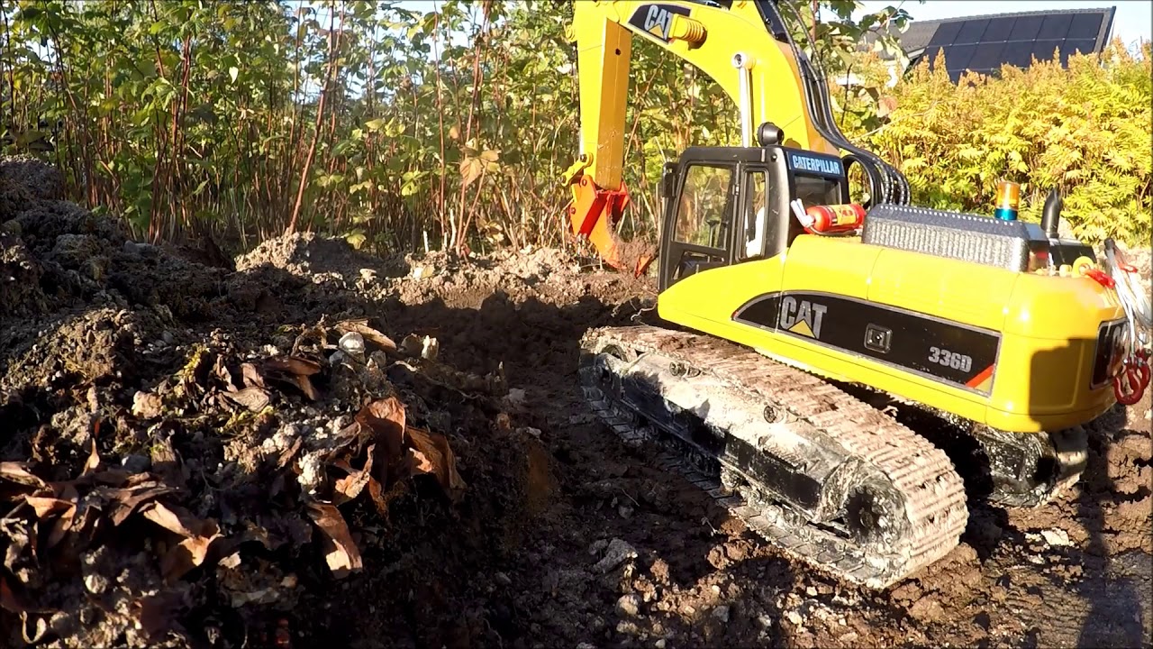 Huina 1580 using Ripper attachment