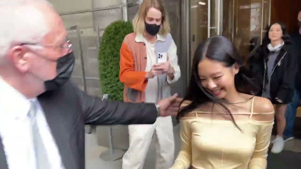 BLACKPINK rocks the VMA visit with so many memories! #blackpink #rosé #jennie #lisa #jisoo