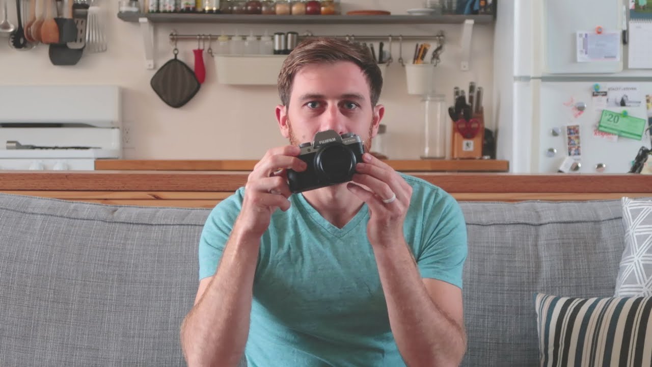 The best vlogging camera! (mid 2018) - Fujifilm X-T100 Review