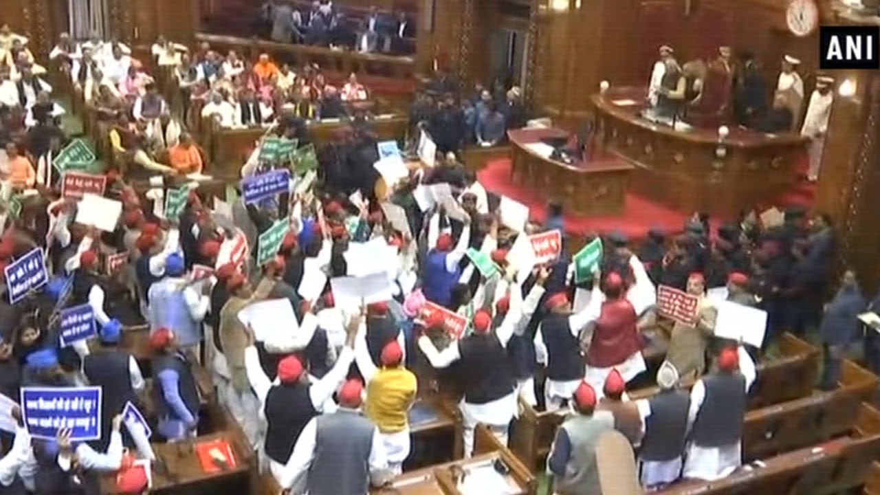 Watch: Opposition parties hurl paper balls during Governor&rsquo;s address in UP assembly