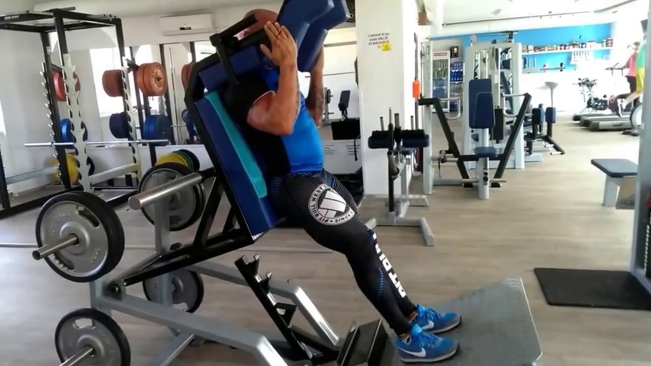 V squat machine