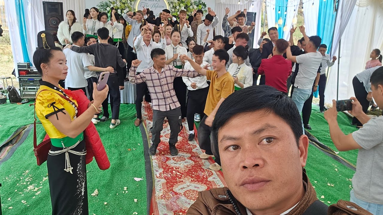 Tổng hợp siêu phẩm nhảy múa,tại lễ thành hôn con trai hoàng nhung rất náo nhiệt