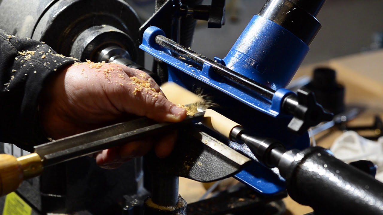 Tournage d'un stylo plume en bois d'olivier