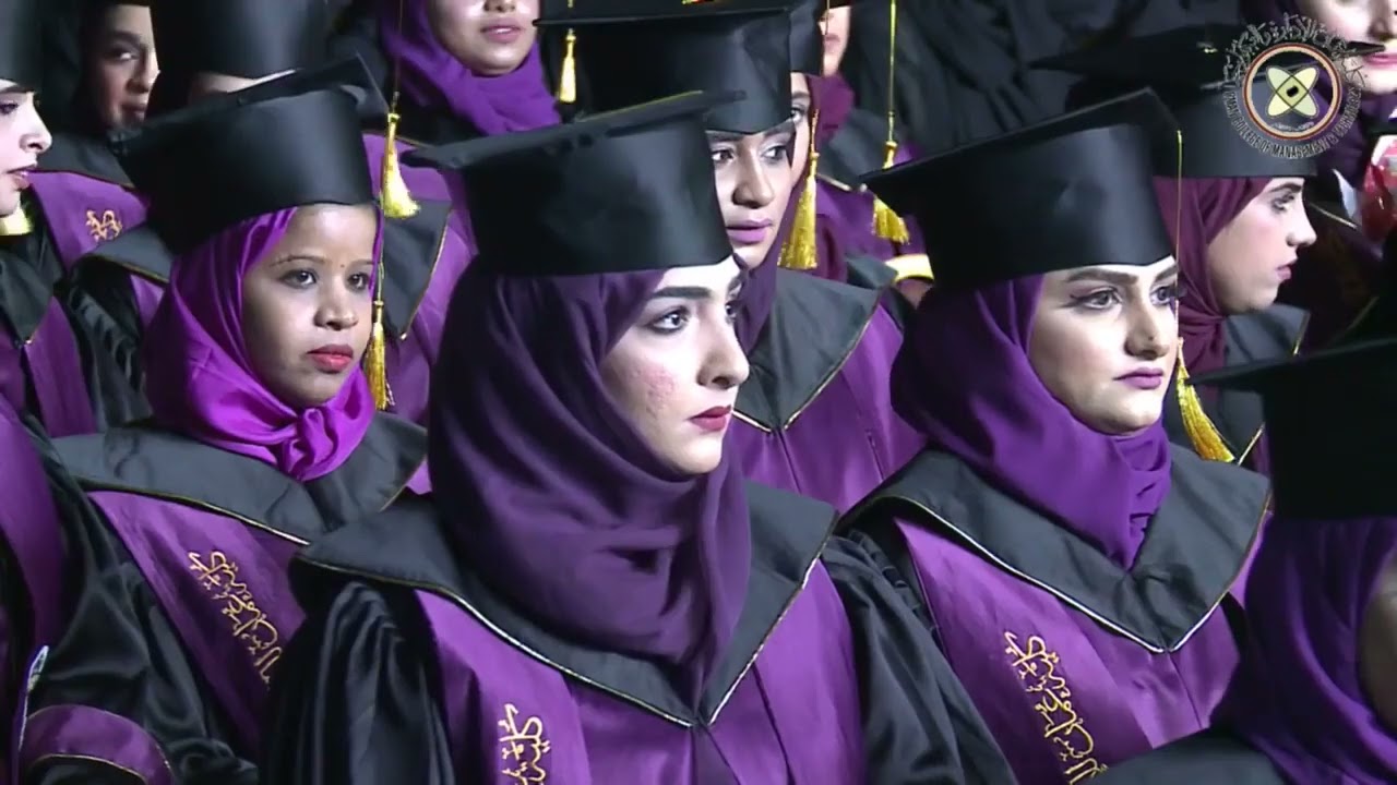 حفل تخريج الفوج الثالث عشر من طلبة كلية عمان للإدارة والتكنولوجيا
