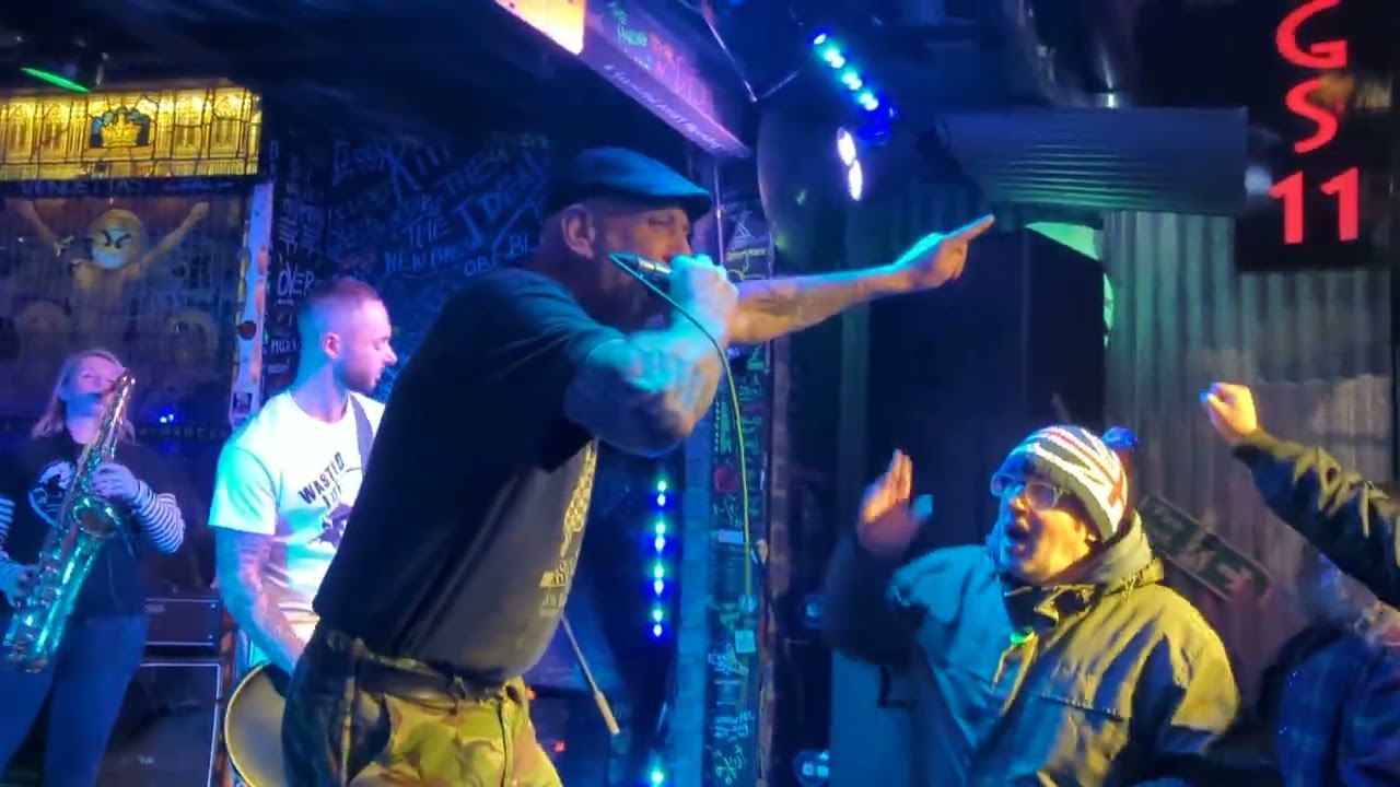 THE ROUGH KUTZ - Warriors (Percy's, Whitchurch, Shropshire, UK)