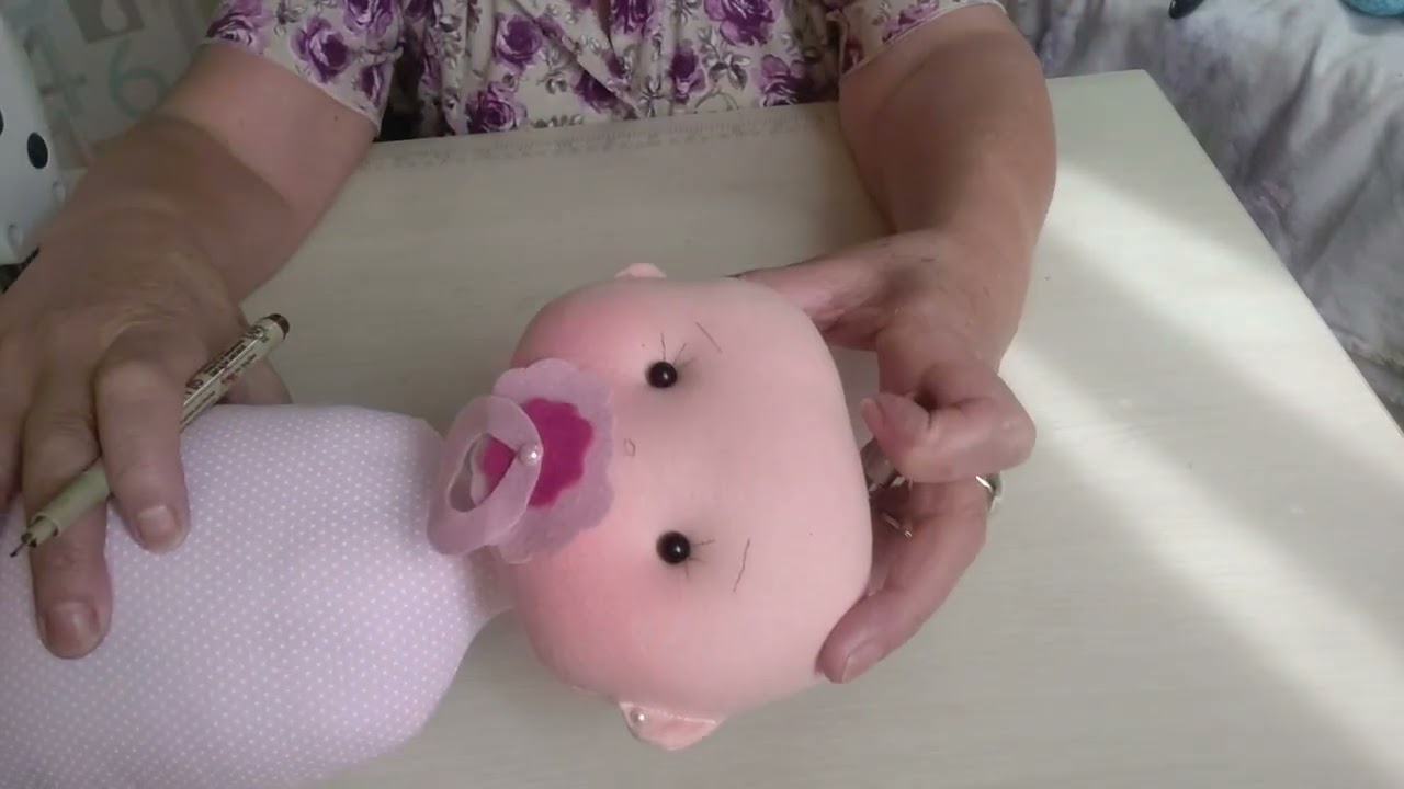 fazendo um bebê  lindo e facil   aula para iniciante  feita com carinho   moldes gratis na descrição