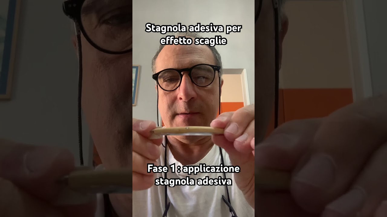 Stagnola adesiva per effetto scaglie. #fishing #handmadelure #lurebuilding I