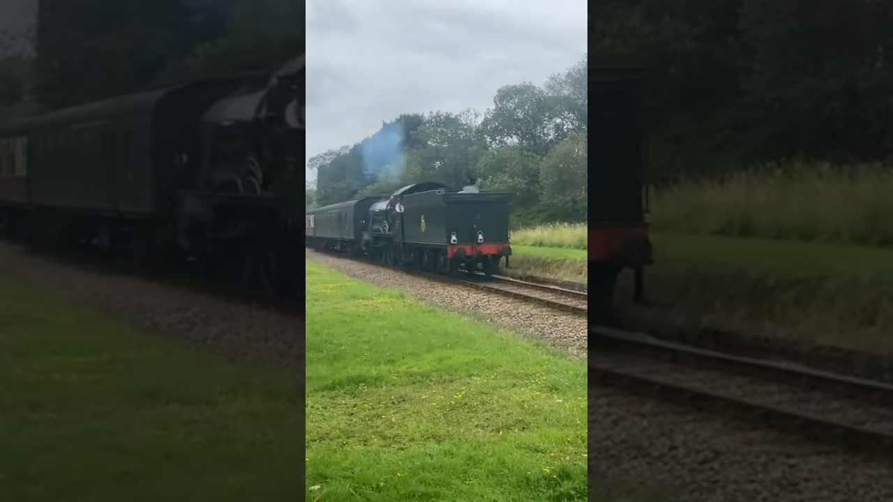 Whitewick hall #train #steamengine #steamlocomotive #trainspotting #steamloco