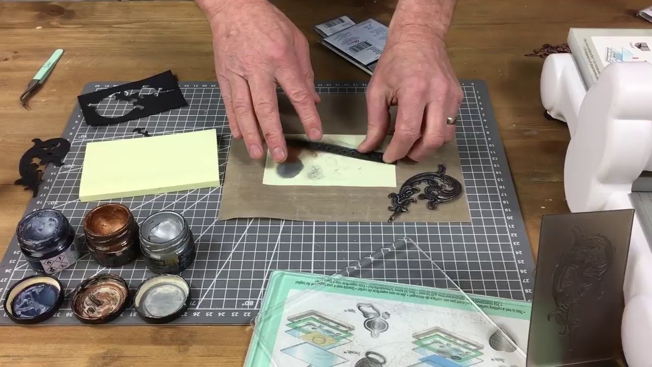 How to Make a Home Décor Frame Using 3-D Impresslits™ Embossing Folders!
