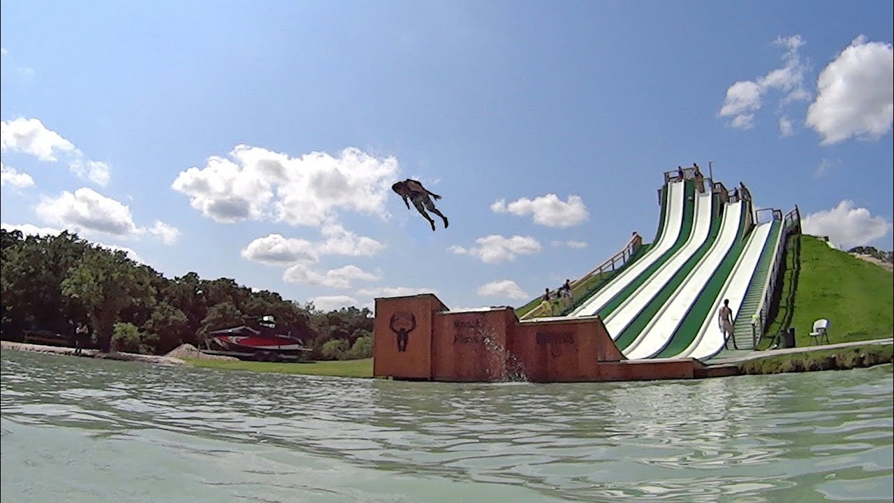 Royal Flush Slide at BSR Cable Park in Waco, Texas 🇺🇸 Super Fun Music Clip 🥁