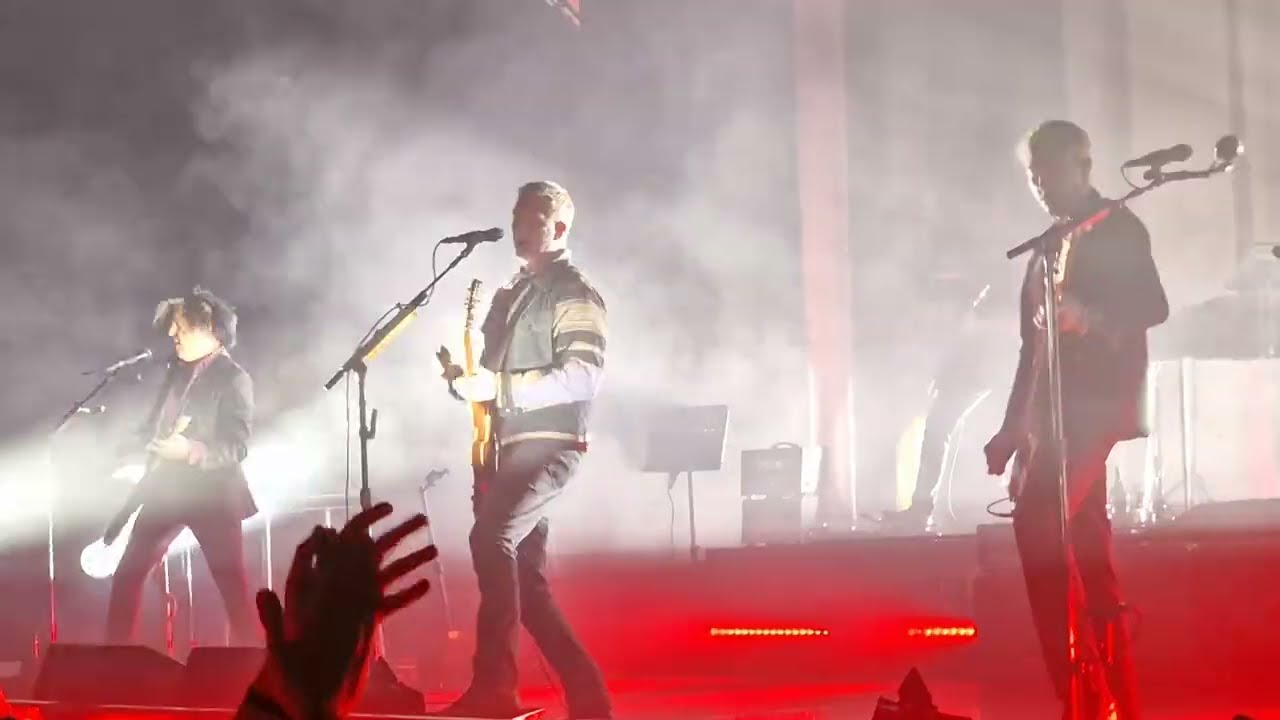 Queens Of The Stone Age - No One Knows (Helsinki Icehall 4/8/25)