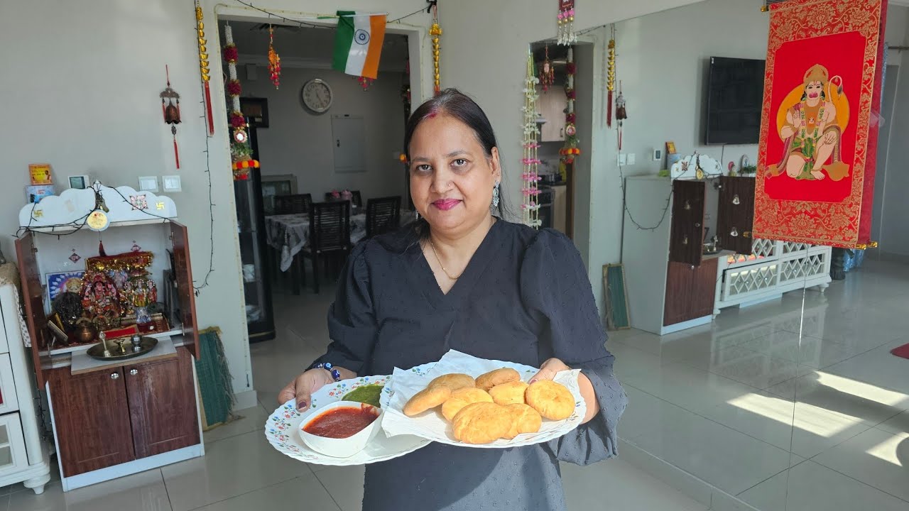 Moong dal ki khasta kachori..moong dal  नमकीन  kachori...