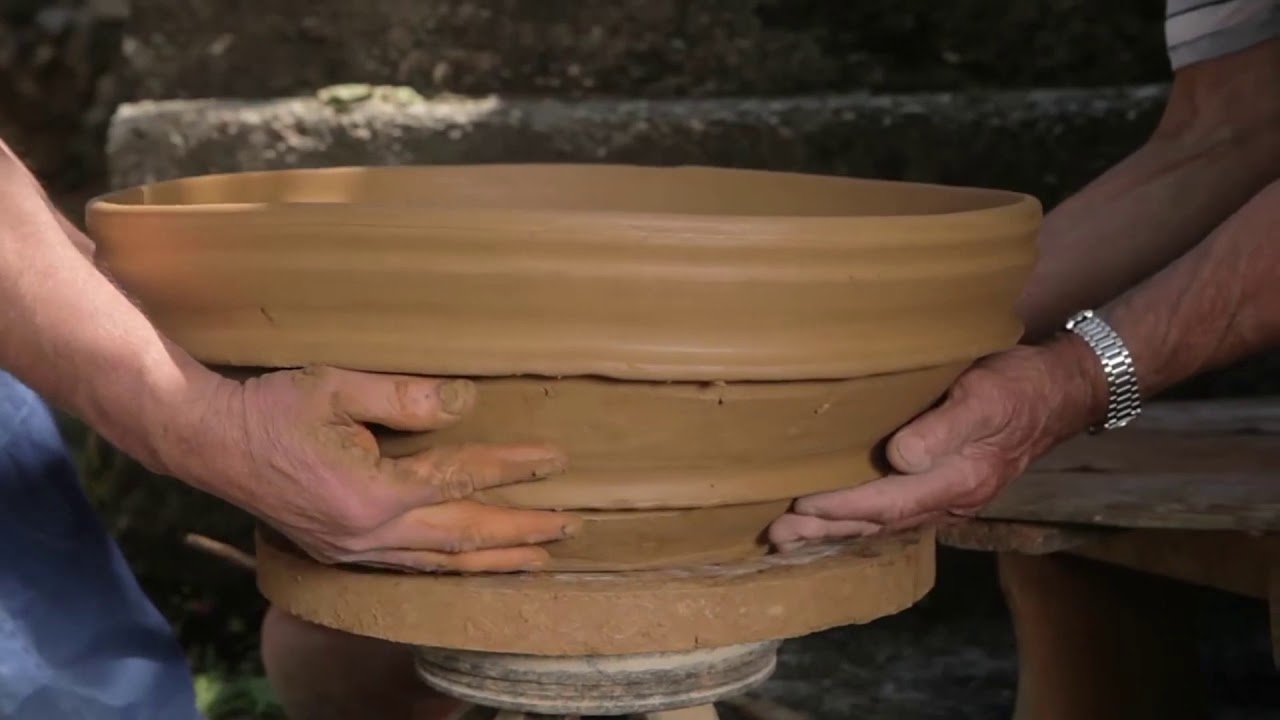 Traditional Hand-Wheel Pottery in Potravlje / Tradicijsko lončarstvo ručnoga kola u Potravlju