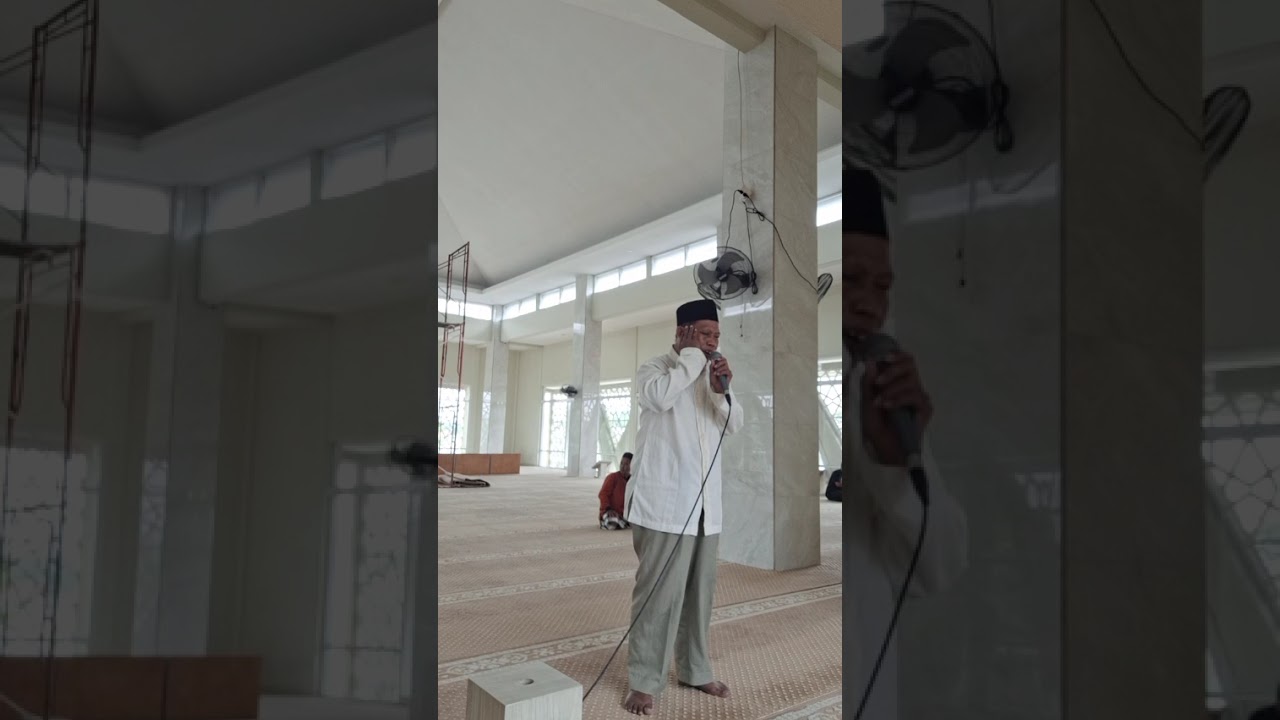 ADZAN DZUHUR MASJID MITRA PLUMBON GOMBANG Kab. CIREBON OLEH KH, Dr Syahroni M.Ag