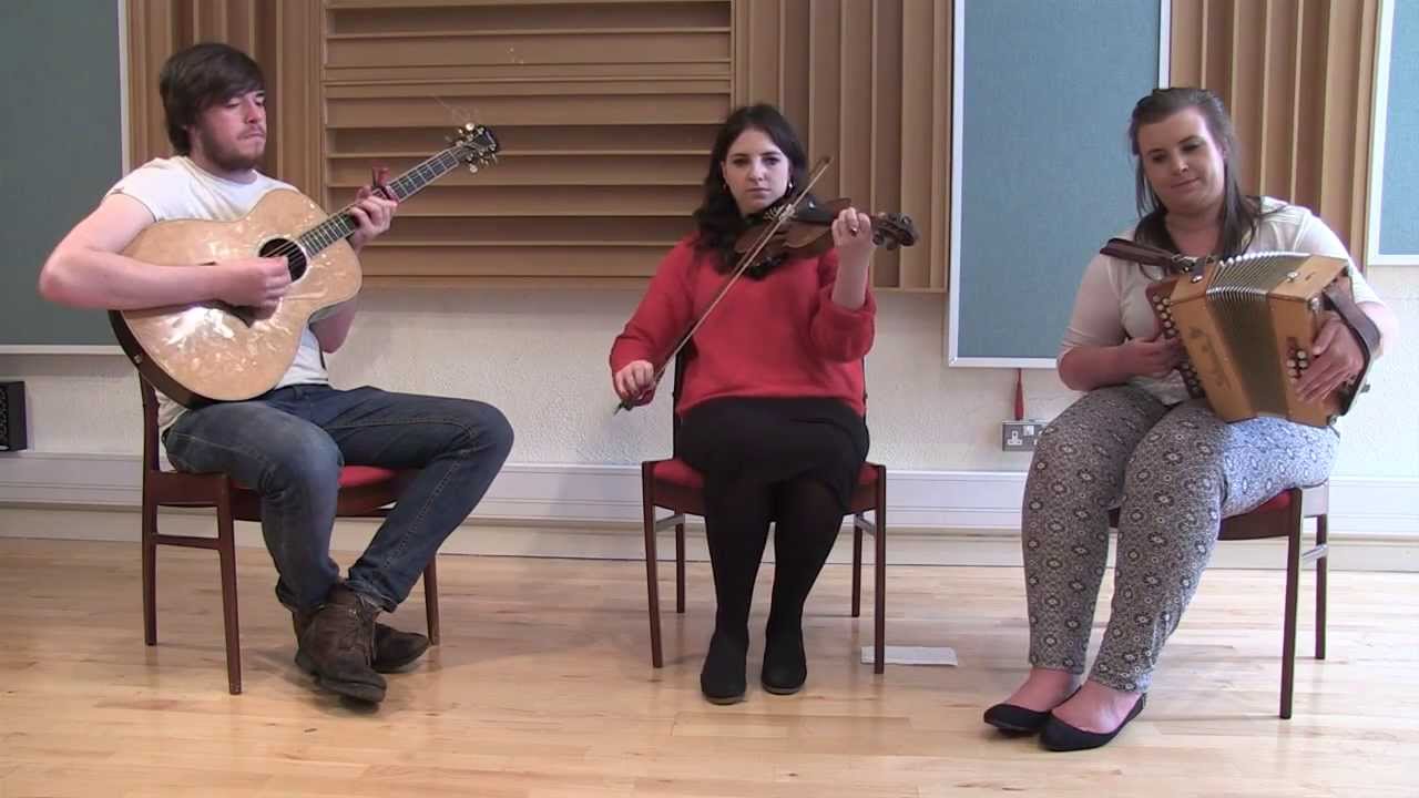 My former wife, An buachaillín bán, jigs / John Flynn ; Áine Lonergan ; Aisling Lonergan