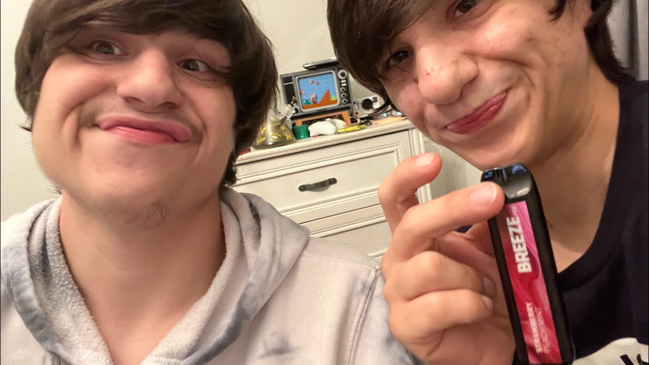 Vape Twins | Trying the strawberry peach mint breeze!!!