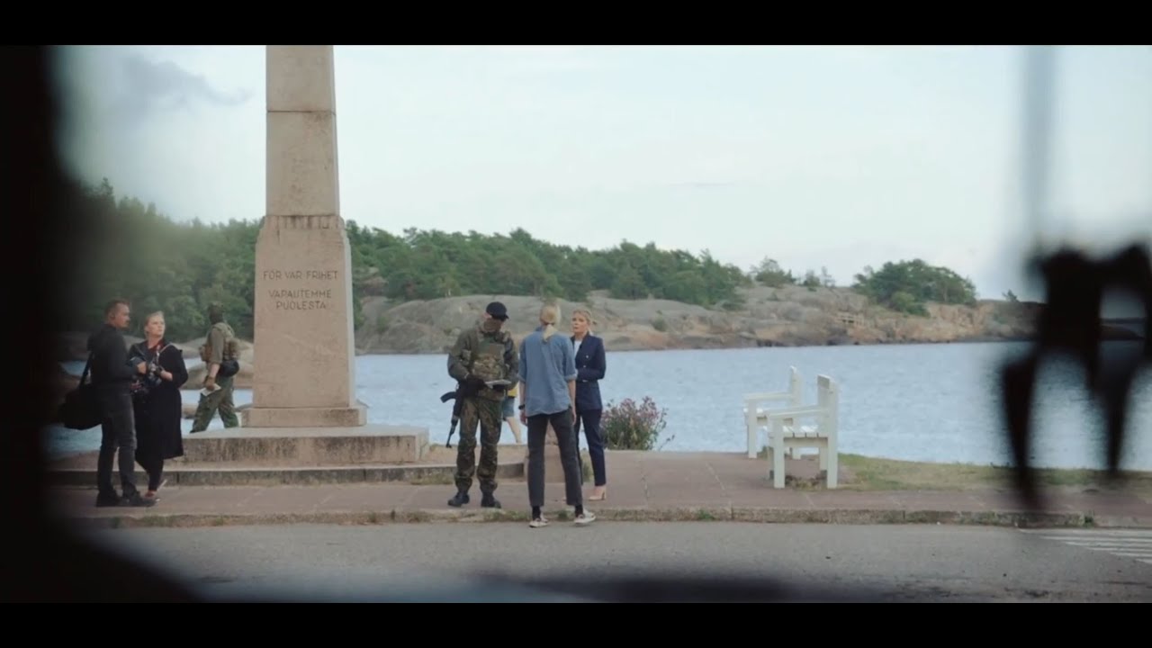 Ukrainian female militia member confronts russian soldiers and propagandist in Conflict - Konflikti