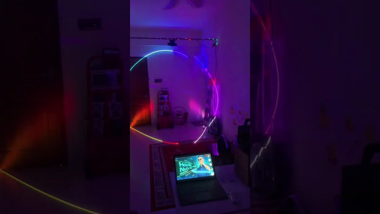 Đèn Laser 3w Kết nối bluetooth điều khiển qua app | Hiệu ứng tia thực tế