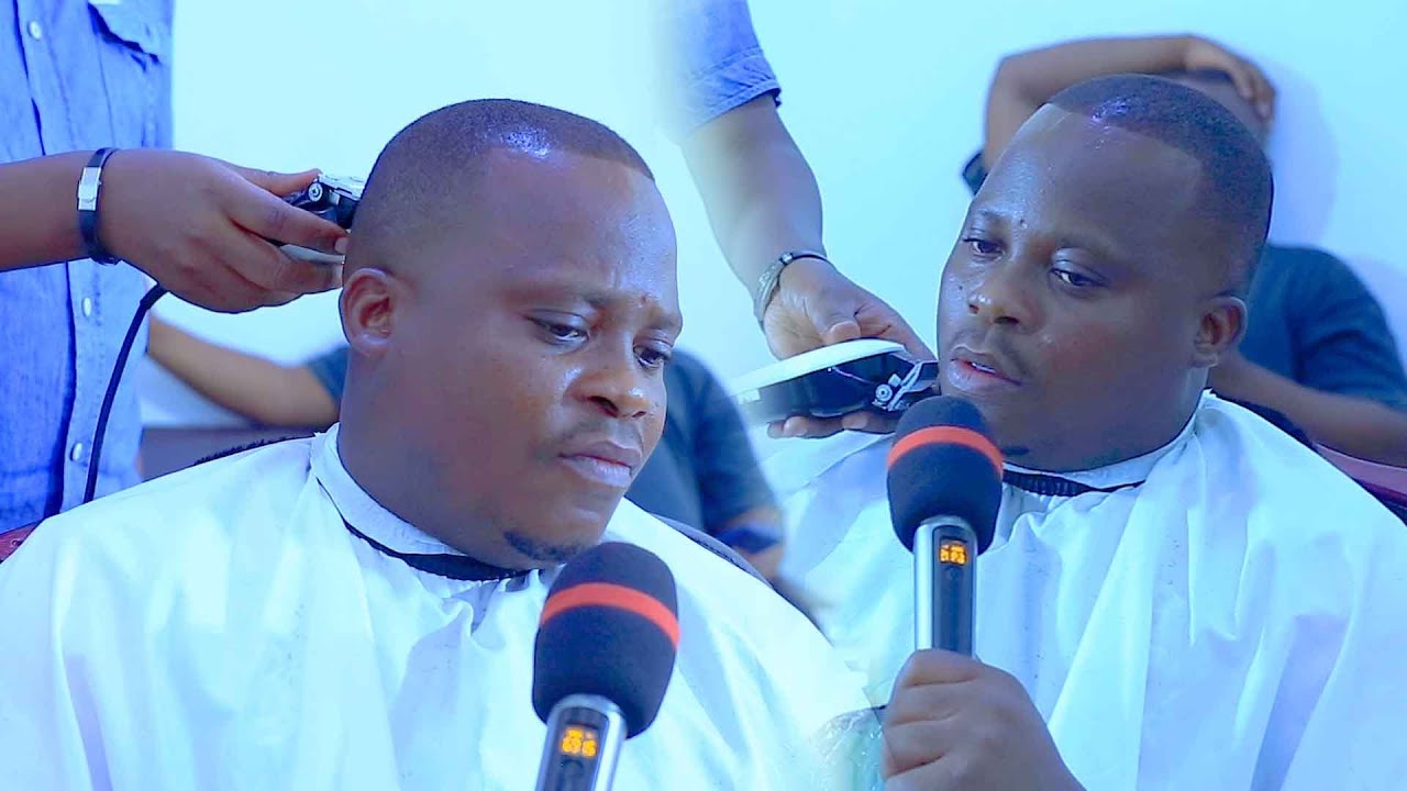 MUTIMA tumusanze muri Salon VIP ati ivyo kuja muma salon uvayo baguteye imiburu ndabisezeye😂