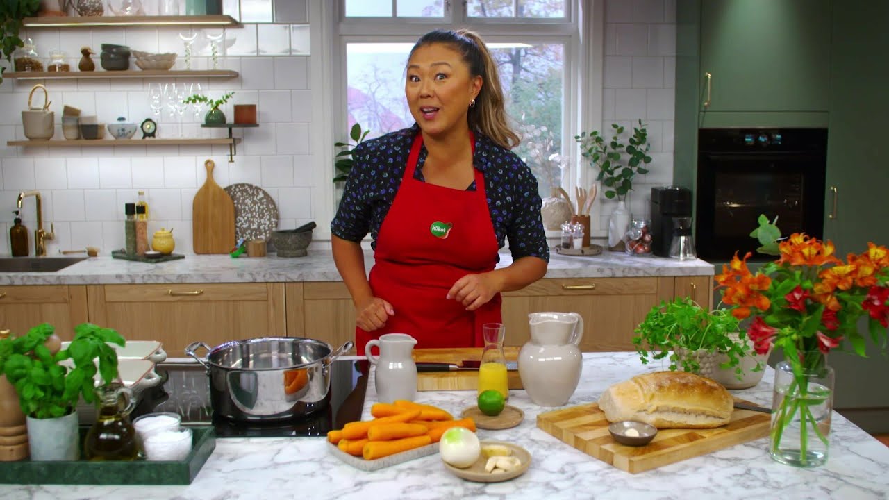 Kökets middag: Rostad morotsoppa med kokosmjölk, ingefära och krutonger - Köket