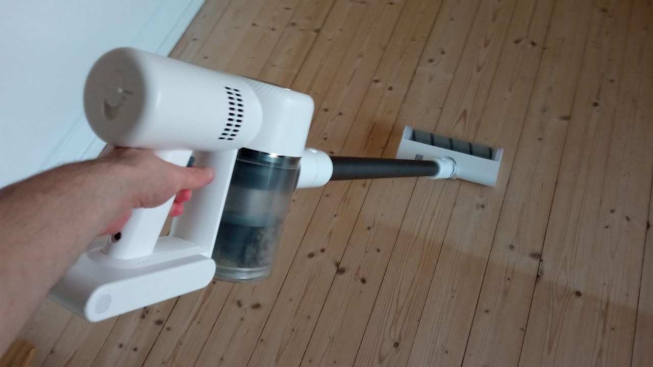 Staubsaugen auf Hartholzfu&szlig;boden - Diese Staubsauger und D&uuml;sen braucht ihr | Euronics Trendblog